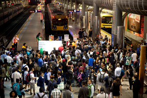Passengers stranded at the Britomart station yesterday afternoon after a fault in Wellington shut down Auckland's entire rail network. Photo / Dean Purcell