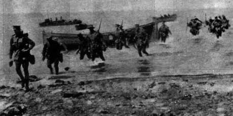 Auckland Infantry troops arrive at Gallipoli at daybreak under heavy shell fire, in the campaign that would later be commemorated on Anzac Day. Photo / Supplied