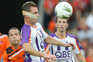Shane Smeltz of the Glory controls the ball during the A-League final. Photo / Getty Images