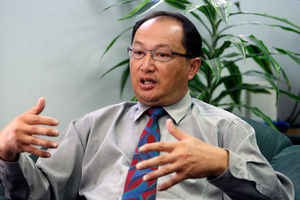 Gisborne Mayor, Meng Foon has taken his rail petition to Parliament. Photo / NZ Herald