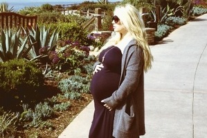 Yes, Jessica Simpson is still pregnant. Photo / Twitter