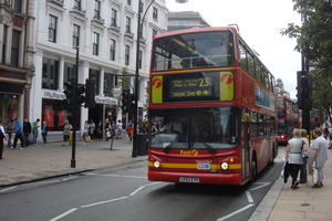 A new store will give the Zara chain seven shops in the Oxford St-Regent St area. Photo / Panhard, Wikimedia