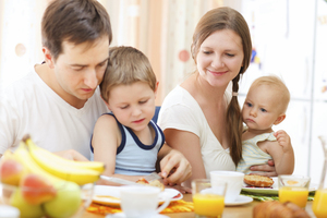 Family meals lead to better relationships and better eating habits. Photo / Thinkstock