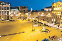 A beautifully lit George Square in Glasgow . Photo / Corbis A beautifully lit George Square in Glasgow . Photo / Corbis