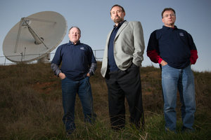 Professor Sergei Gulyaev (centre), and colleagues Tim Natusch (left) and Stuart Weston will track the rocket's flight from their Warkworth station. Photo / Greg Bowker