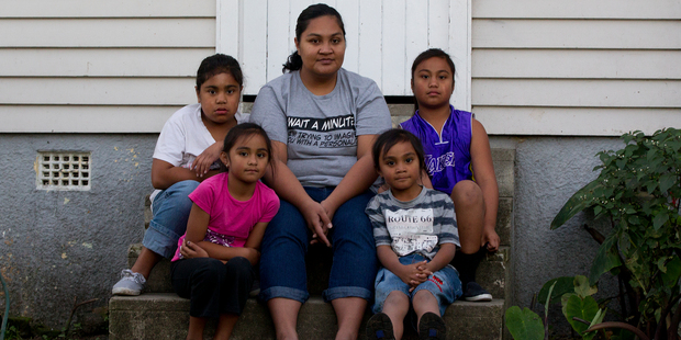 Lopaini Kaufasi, with four of her six children, from left, Akineti, Iaeli, Peniaga and Davanny. Mrs Kaufasi and her husband Leo struggle to feed their family on their combined low wages. Photo / Sarah Ivey