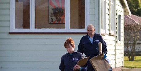 Police inspect the Waimate home of Jason Frandi. Photo / Simon Baker