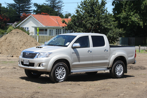 Motor Parade Toyota Hilux SR5