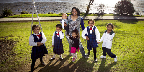 Ranjna Patel with her grandkids Samiya Patel (8), twins Neela and Ayaana Patel (6), Mia Reddy (5), Sonia Reedy (3) and Jayan Patel (8months) at the Rotary Walkway. Photo / Natalie Slade