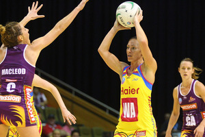 Katarina Cooper of the Pulse looks to pass during the round three ANZ Championship match between the Firebirds and the Pulse. Photo / Getty Images.
