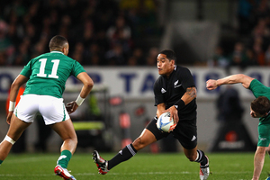 Far from finding the pace of his first test tough to handle, halfback Aaron Smith said he would like to play the game at an even quicker tempo. Photo / Getty Images.
