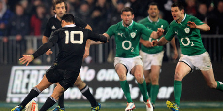 The All Blacks held their composure in the last three minutes to let Daniel Carter drop the winning goal. Photo / Getty Images.