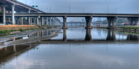 One of the many bridges over the Han River. Closer to the DMZ, this body of water mingles with the murkier waters of the Imjin River. Photo / Thinkstock
