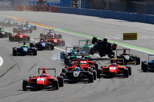 Mitch Evans lead the field and took out round one in Valencia at the weekend. Photo / Charles Coates/LAT Photographic 