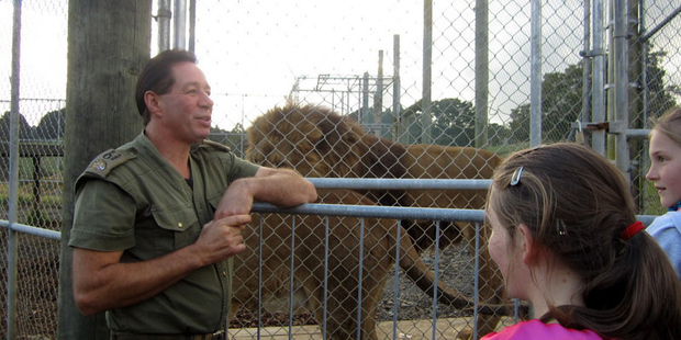 Craig Busch talks to visitors. Photo / Supplied