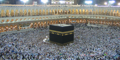 Muslims on their pilgrimage to Mecca circle The Kaaba. NZ businesses are being urged to see the opportunities on offer in the global halal economy. Photo / Thinkstock