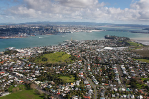 Borrowers take control as bankers scramble to woo new customers. Photo / Brett Phibbs