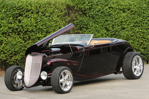 The team at Rods by Reid put 4000 hours of work into turning a 1933 Ford into a thing of beauty that has aced awards at US car shows. Photo / Colin Smith