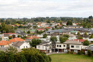 Property investors aren't likely to lose all their investment buying a house. Photo / Christine Cornege