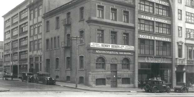 The Yates Building (pictured in 1927) in Albert St, central Auckland. The owner, Stu Galloway, wants to demolish it and build a tower. Photo / Allan Matson
