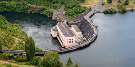 Mighty River Power's share price could be pushed up if the sale plan's incentives favour small investors. Photo / Sarah Ivey