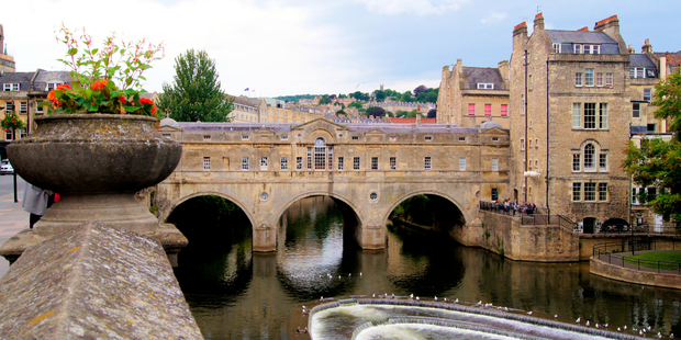 Bath's Pulteney Bridge, like the Ponte Vecchio in Florence, is lined with shops. Photo / Thinkstock
