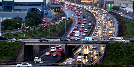 The section of the Southern Motorway which merges with the Ellerslie Panmure Highway has the worst traffic delays. Photo / Steven McNicholl