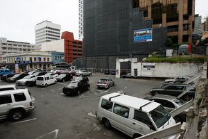 The former Auckland Star site between Shortland and Fort Sts has been empty since the 1980s and is now used as a carpark. Photo / Greg Bowker