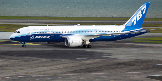 The Boeing 787 Dreamliner lands at Auckland International Airport. Photo / Steven McNicholl