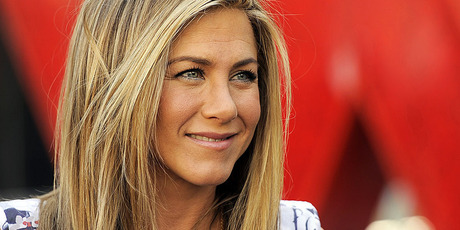 Jennifer Aniston and boyfriend Justin Theroux are getting married. Photo / AP