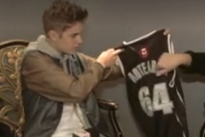 Justin Bieber was given the singlet while on tour last month with girlfriend Selena Gomez. Photo / ZM