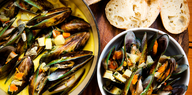 Creamy mussels with wine, chilli and thyme. Photo / Babiche Martens