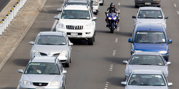 Traffic on Auckland's Northern Motorway makes its way home. Photo / Paul Estcourt.