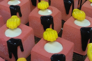 Cake imitates art.