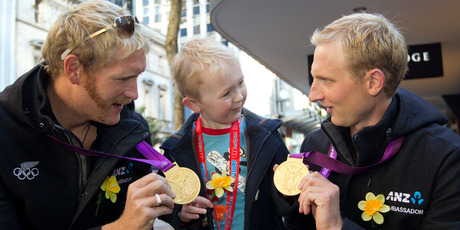 Milo Newbigin with gold medallists Eric Murray (left) and Hamish Bond. Picture / Sarah Ivey