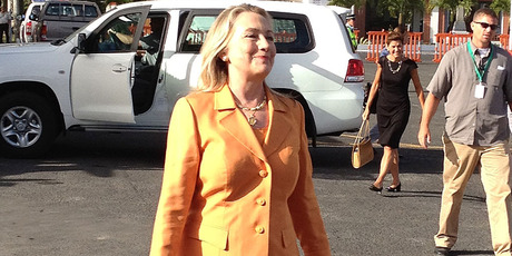 Hillary Clinton lands in Rarotonga. Photo / Claire Trevett