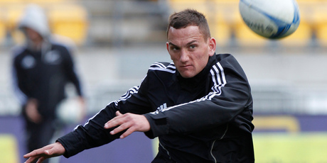 Aaron Cruden returns to the All Blacks starting line-up tonight because of Daniel Carter's strained calf. Photo / Mark Mitchell
