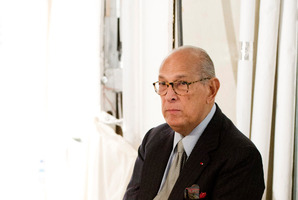 Oscar de la Renta has been presented with The Fashion Institute of Technology 2012 Couture Council Award for Artistry.
Photo / AP