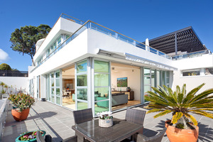 12/258 Hurstmere Rd, Takapuna.