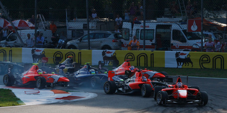 Mitch Evans and Antonio Felix da Costa run wide into the first corner at Monza to avoid the clash between Matais Laine and Tio Ellinas. Photo / GP3 Media