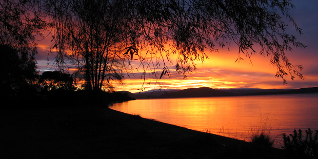 The sun sets over Lake Taupo. Photo / Turangi Chronicle