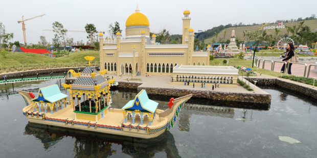 A model of Brunei's Sultan Omar Ali Saifuddin Mosque, made entirely from Lego bricks, is seen at Malaysia's Legoland Park in Johor Bahru. Photo / AFP