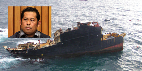 The captain of the Rena Mauro Balomaga (insert) and the grounded ship. Photo / Alan Gibson/Supplied
