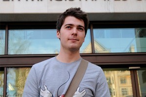 Student Richard O'Dwyer arrives at court in London to receive judgment on a US extradition request. Photo / AFP