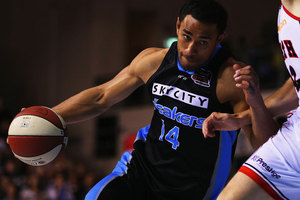 Mika Vukona of the Breakers competes with Shawn Redhage of the Wildcats during the round one NBL match between the New Zealand Breakers and the Perth Wildcats. Photo / Getty Images.