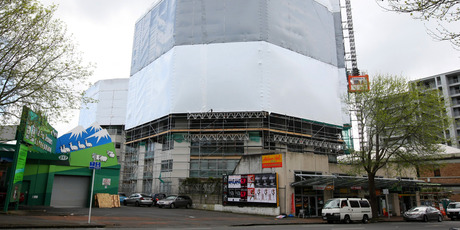 This building on Hobson St is currently under repair for alleged leaky problems. Photo / Chris Gorman