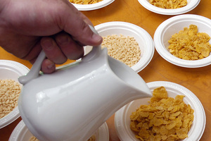 Food programmes for hungry Kiwi schoolchildren may soon get a boost from the Government. Photo / APN