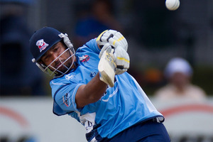 Azhar Mahmood. Photo / Brett Phibbs