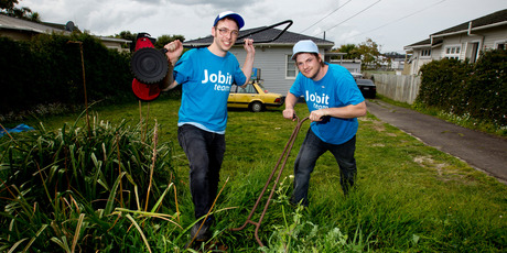 Josh Dean (left) and Will Finlayson are driving the length of the country to promote their website. Photo / Dean Purcell
