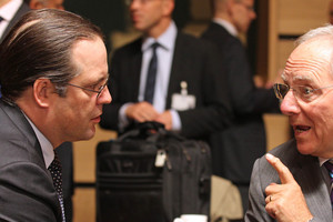Swedish Finance Minister Anders Borg (left) talks with German Finance Minister Wolfgang Schaeuble. Photo / AP